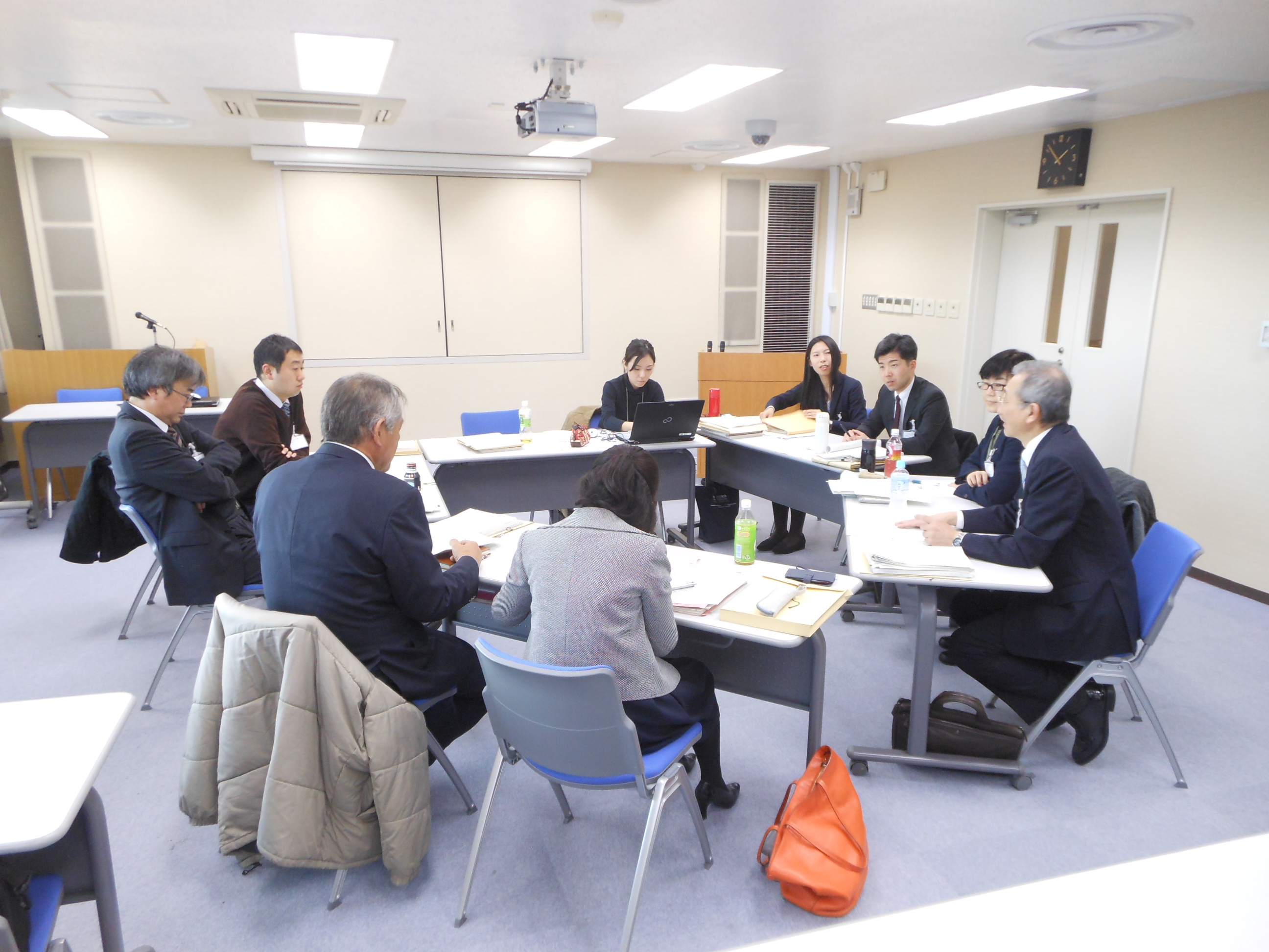 3-1 1班グループ討論の様子(1)
