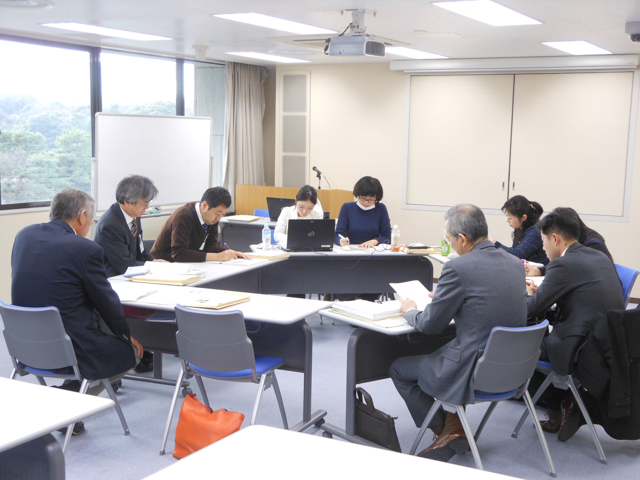 3-2 1班グループ討論の様子(2)