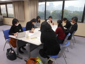 C班 グループ討論の様子1
