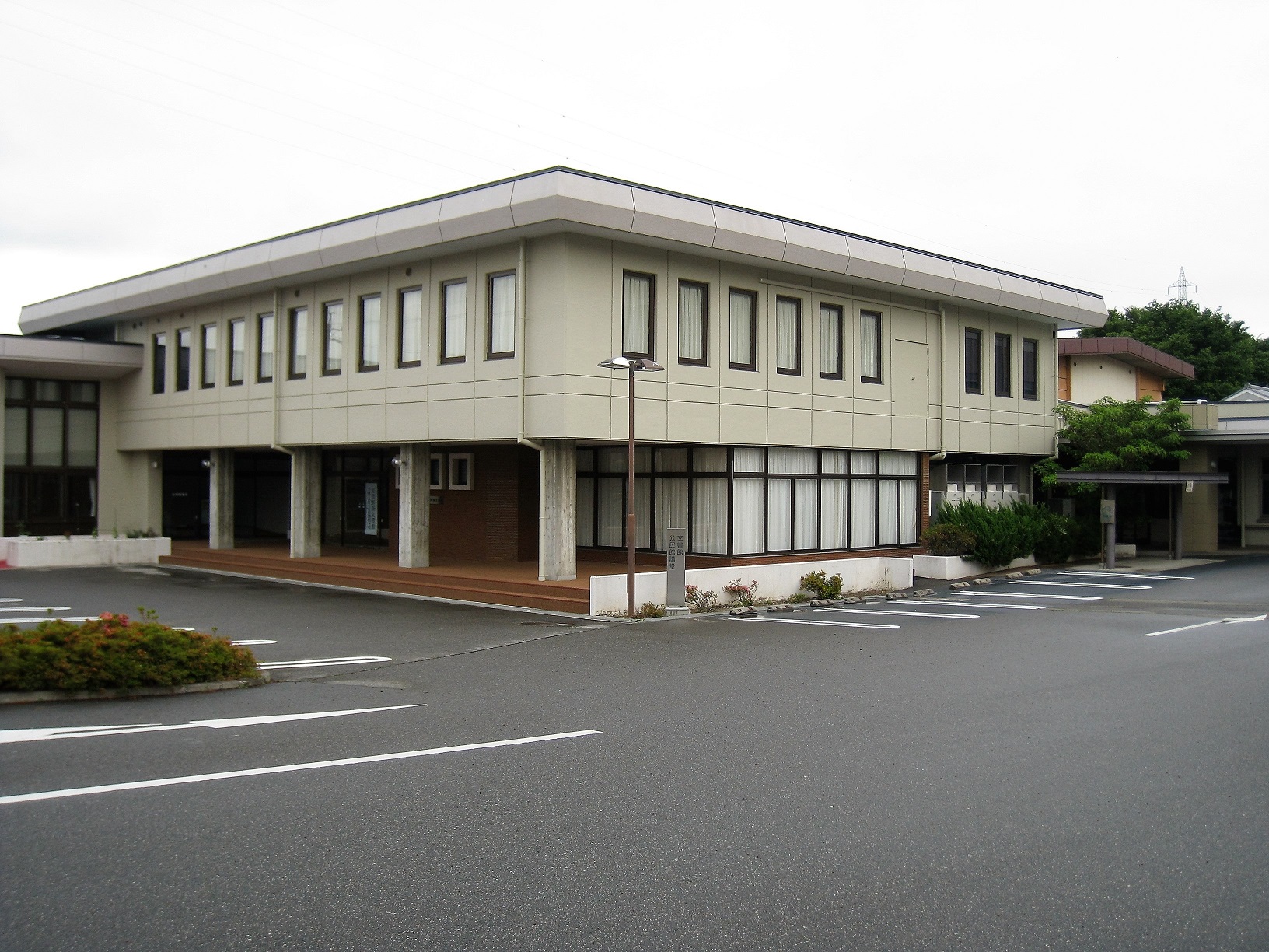 安曇野市文書館全景